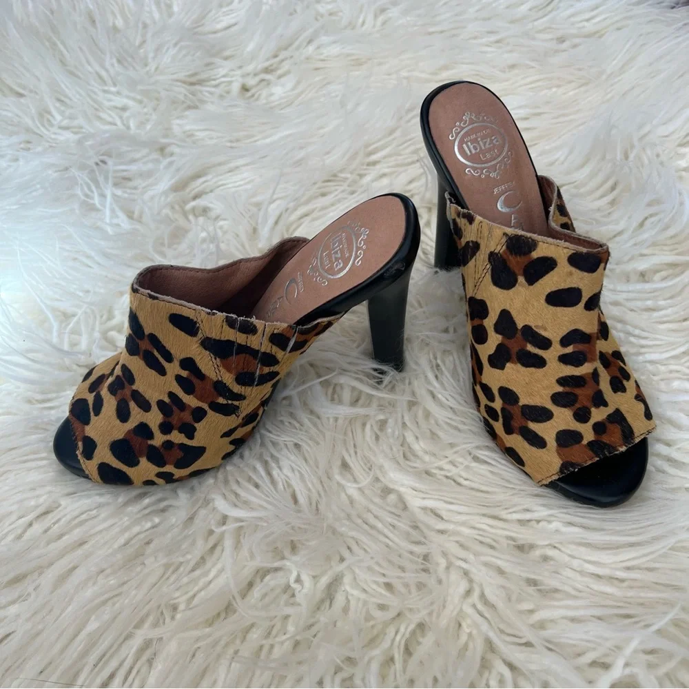 *RARE FIND* GUC Jeffrey Campbell Curie Cheetah/Leopard Slide On Heels Sz 7.5 - Picture 1 of 9